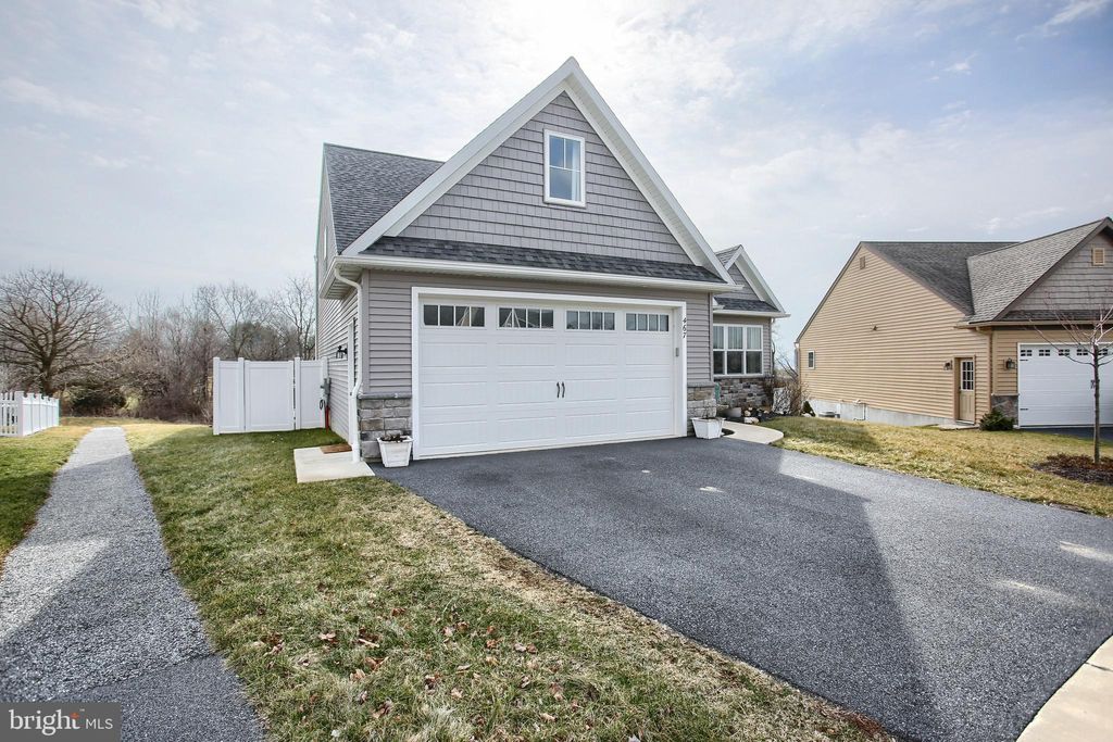 Photo of 467 HAMILTON CT, MANHEIM, PA 17545 (MLS # PALA2031158)