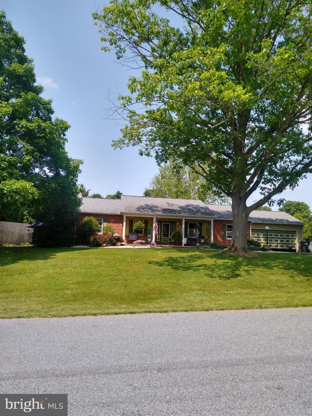 Photo of 13 GREENVIEW CIR, QUARRYVILLE, PA 17566 (MLS # PALA2035314)
