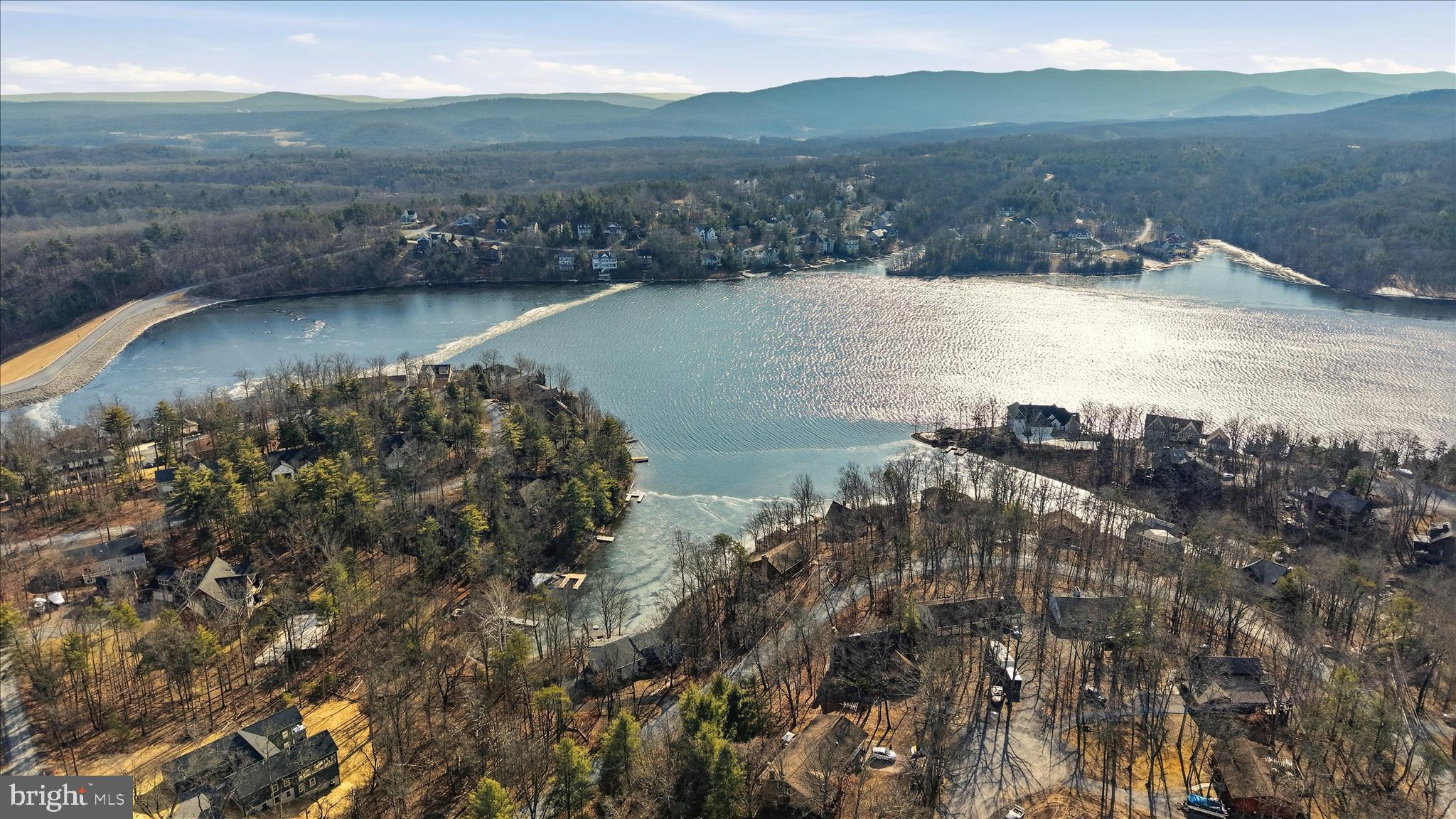 LAKE HOLIDAY ESTATES - Residential