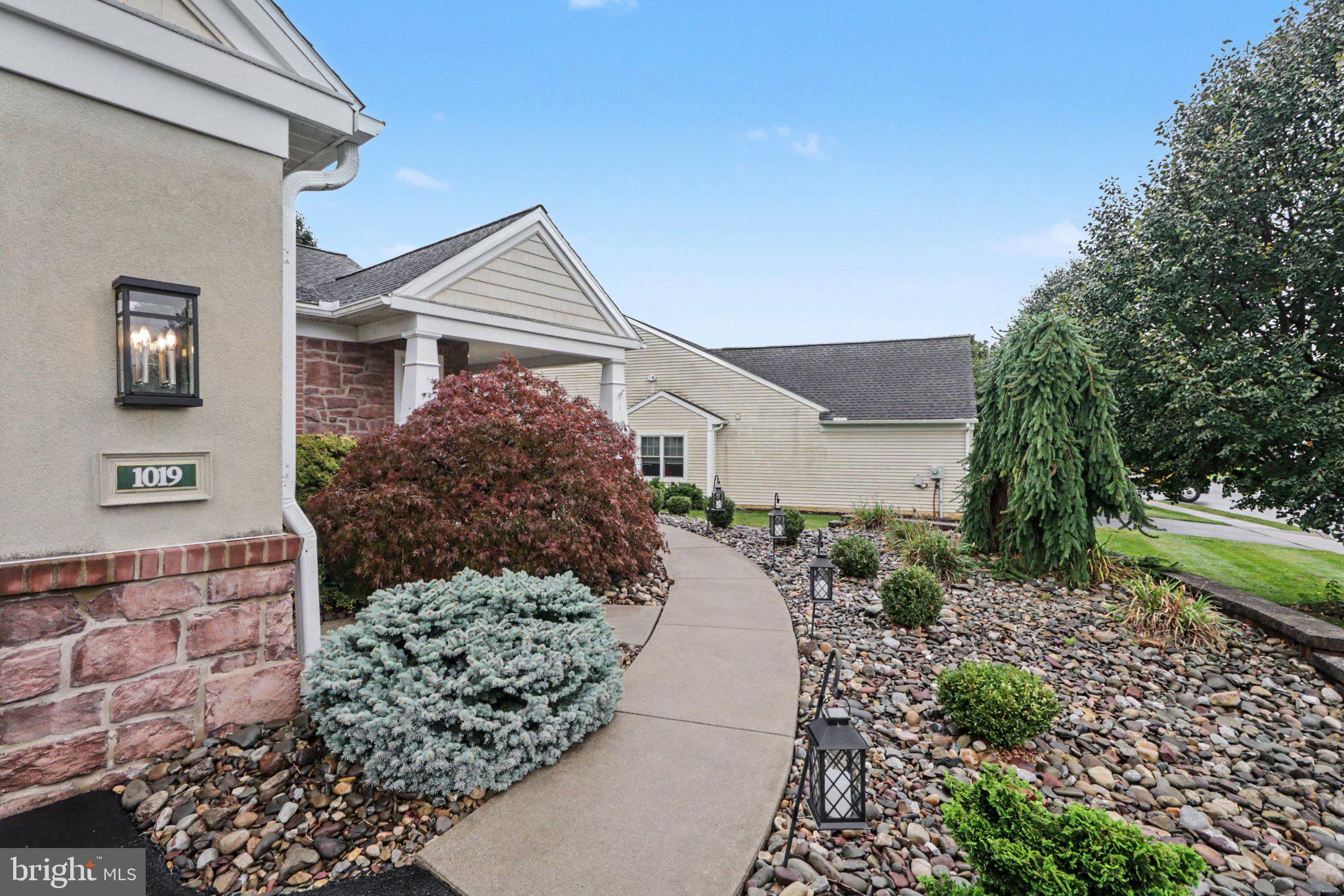 1019 ALDEN WAY
