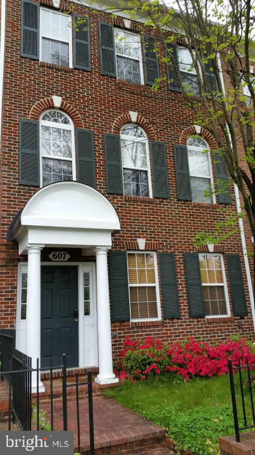 KING FARM - Residential Lease