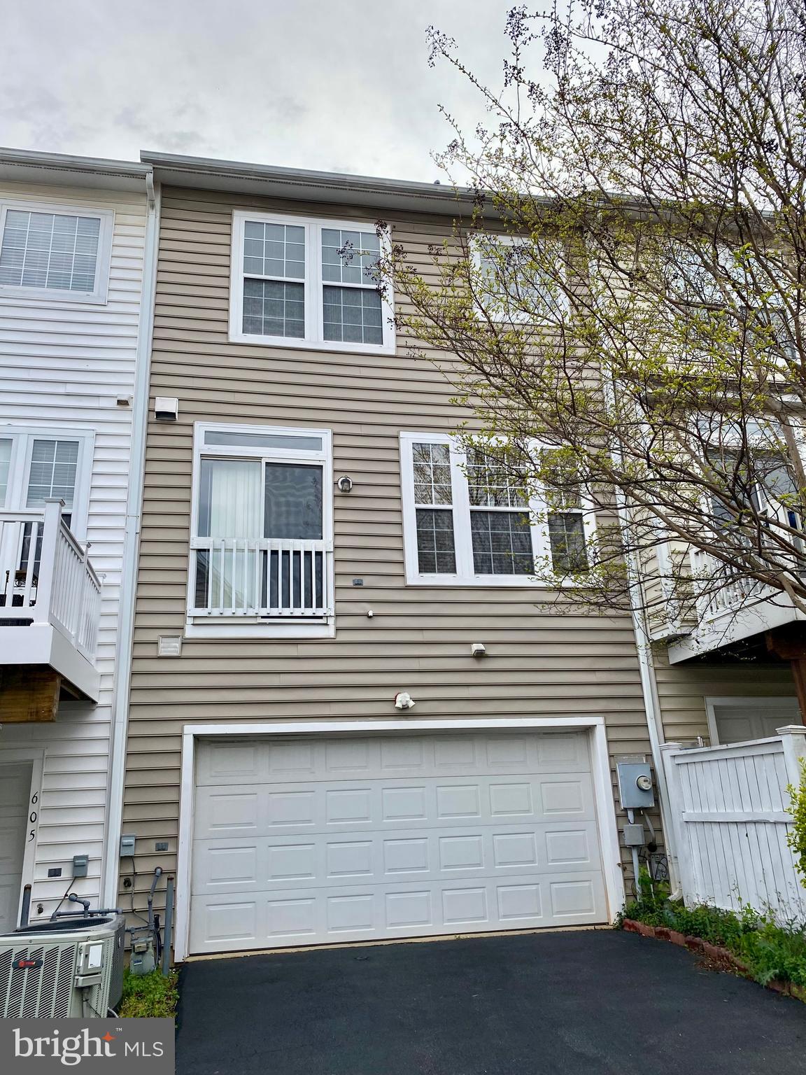 KING FARM - Residential Lease