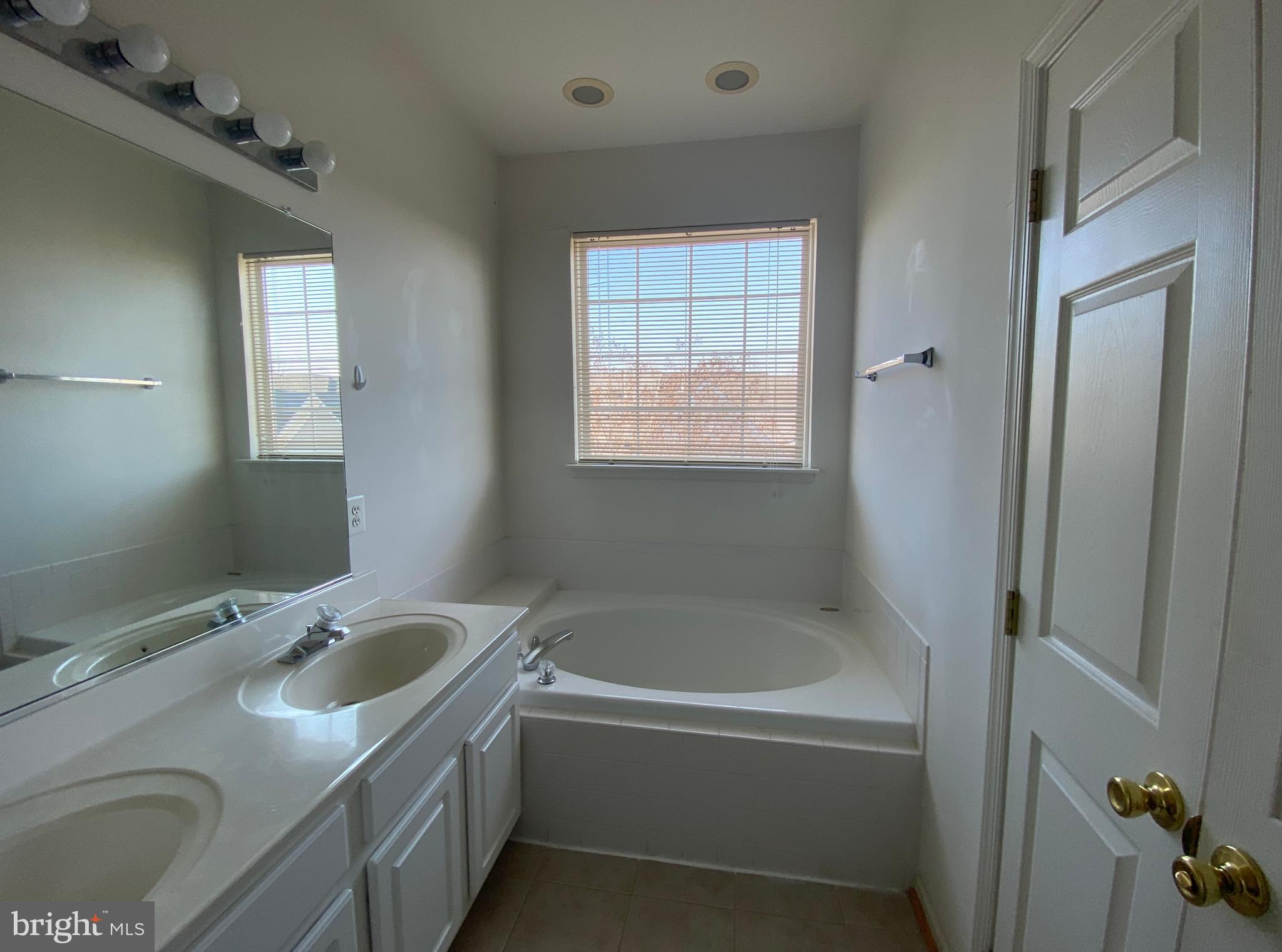 KING FARM - Residential Lease