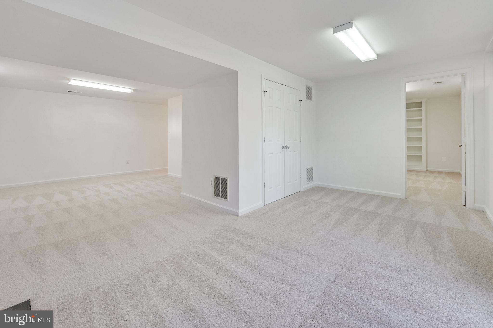 NEWPORT - Residential