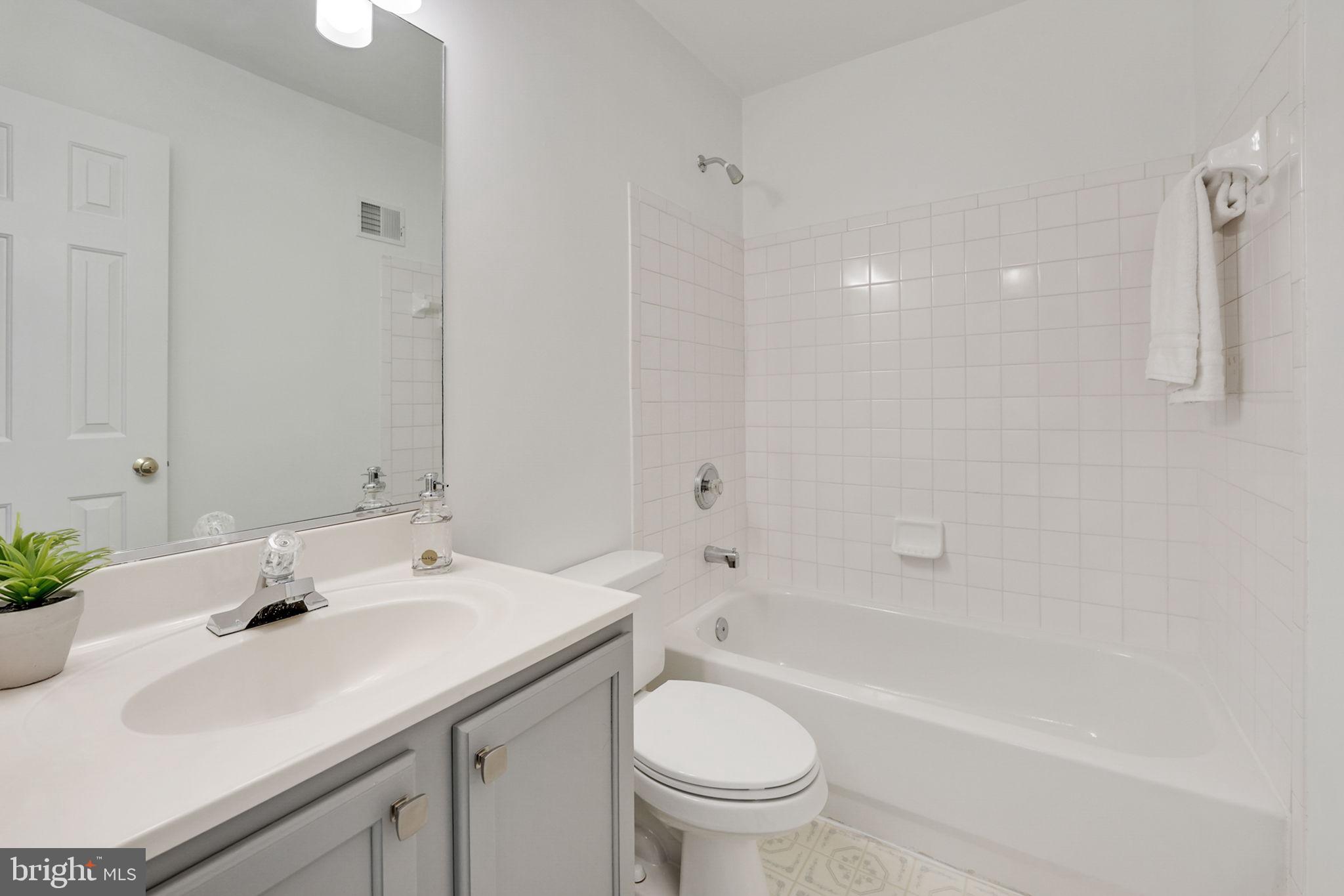 NEWPORT - Residential