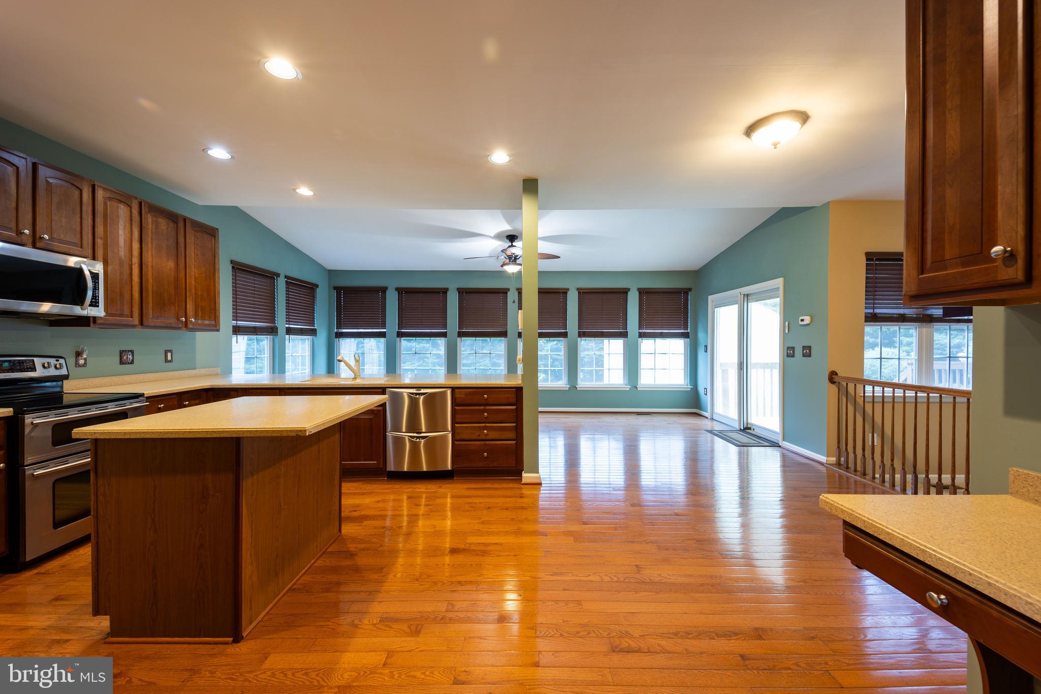 APPLE KNOLLS ESTATES - Residential