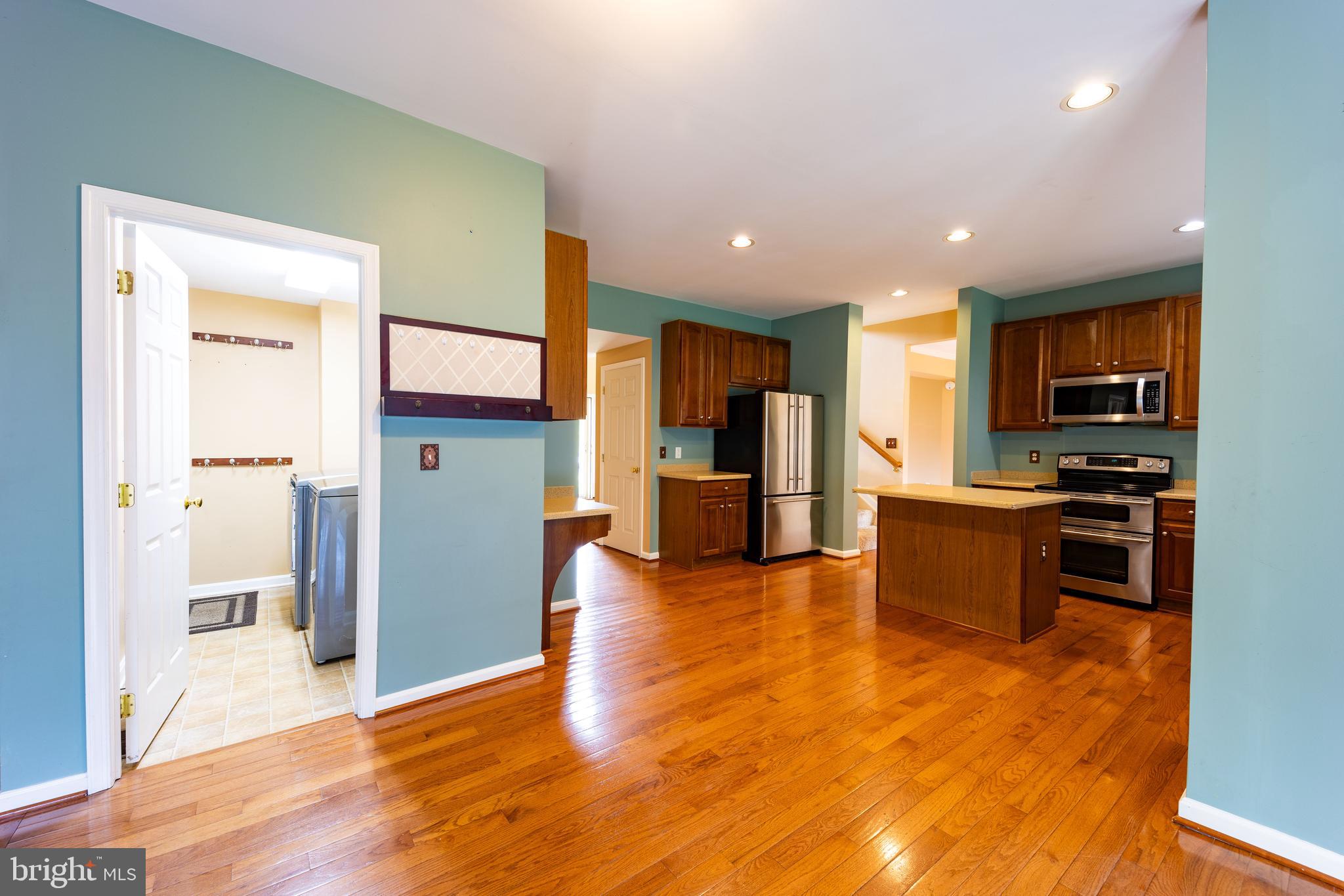 APPLE KNOLLS ESTATES - Residential