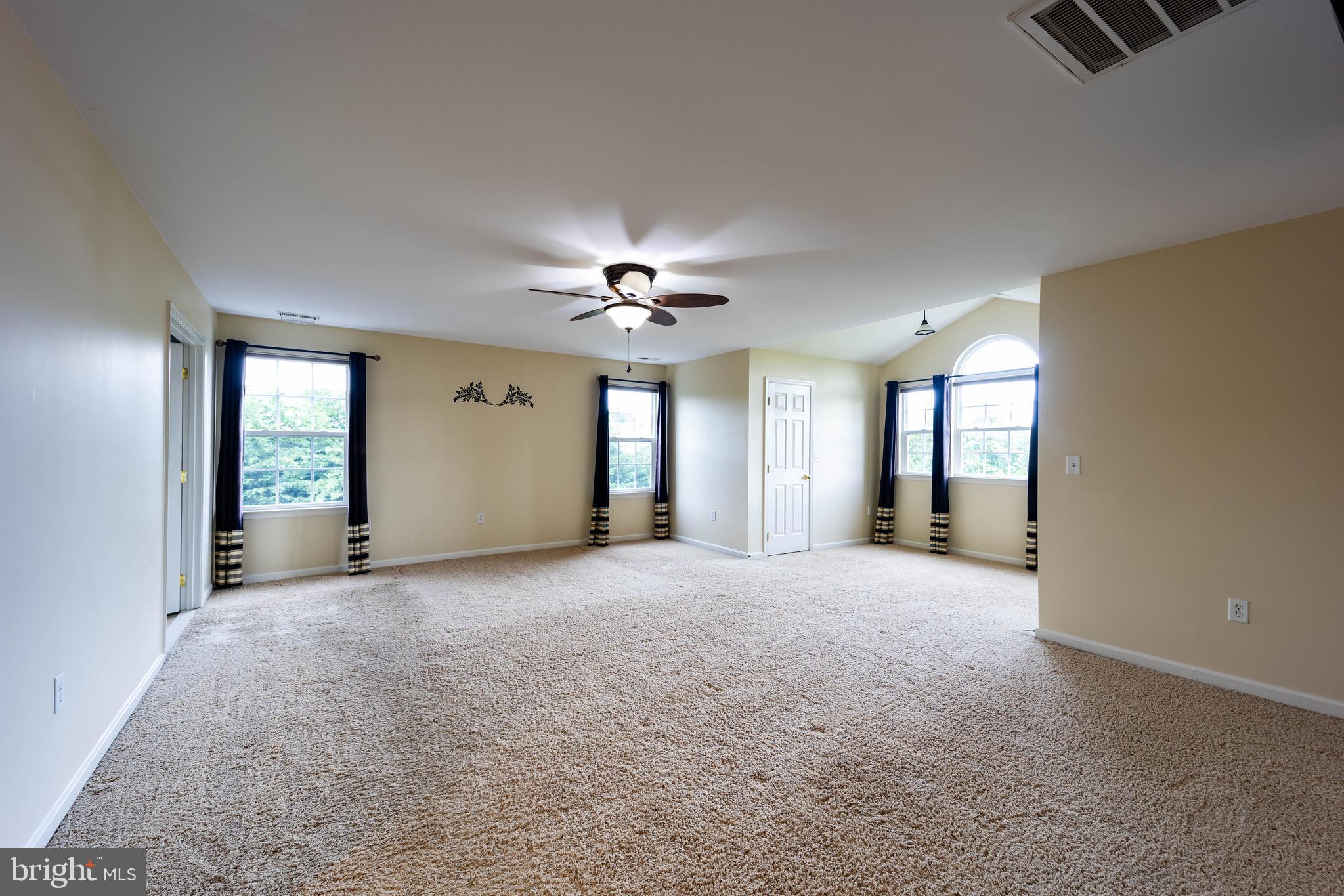 APPLE KNOLLS ESTATES - Residential