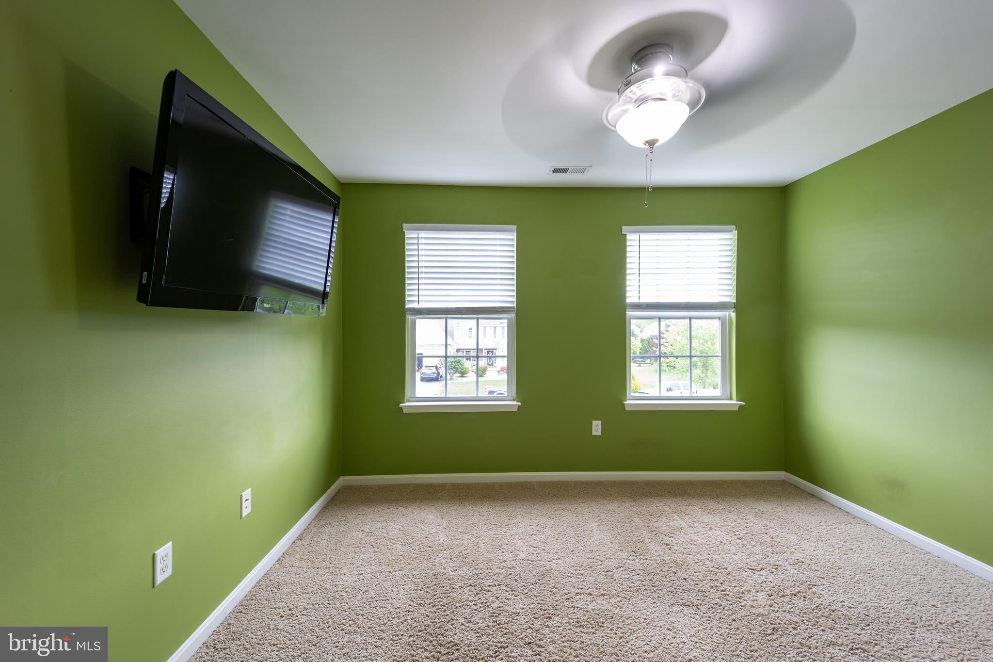 APPLE KNOLLS ESTATES - Residential