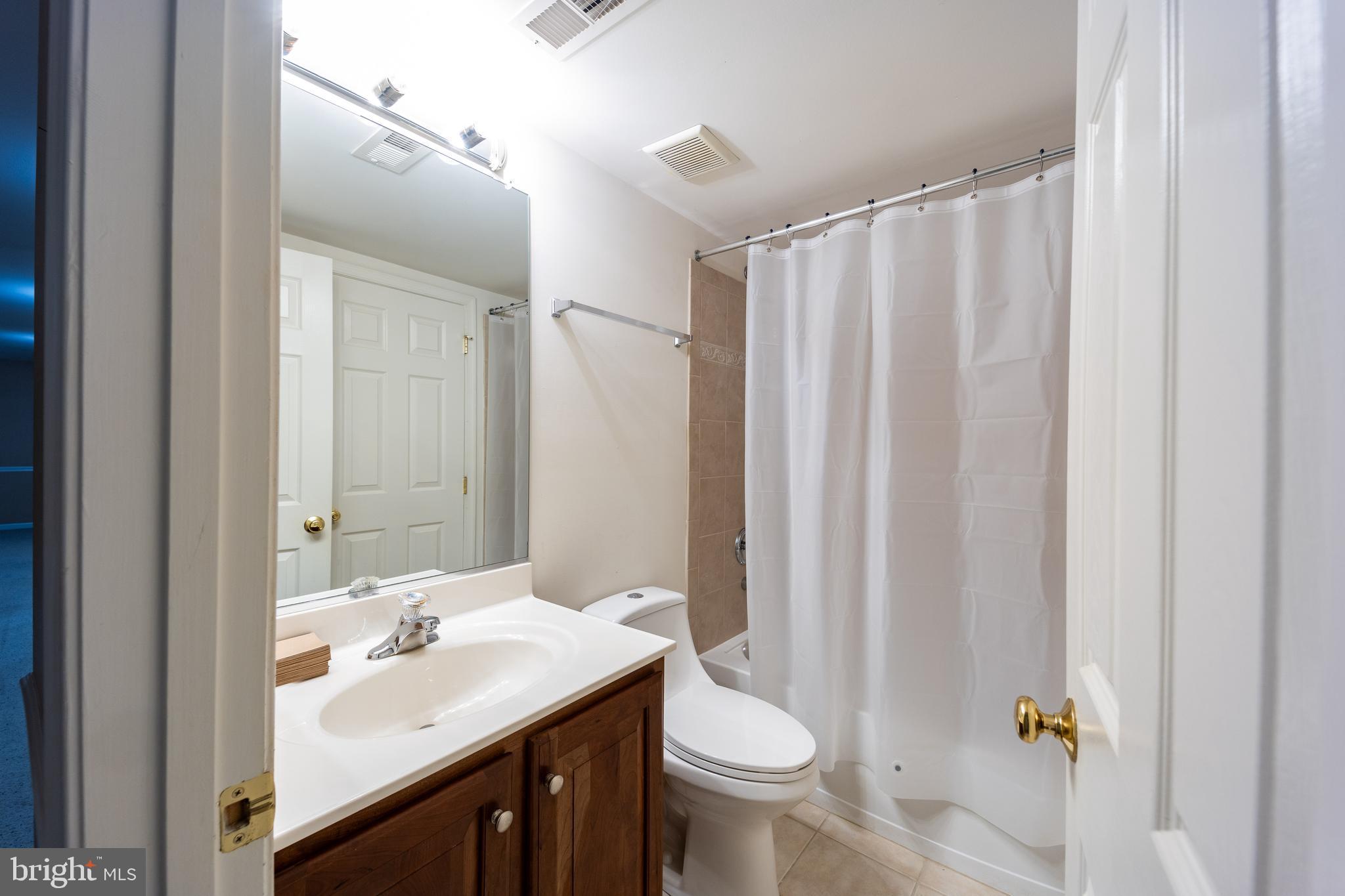 APPLE KNOLLS ESTATES - Residential