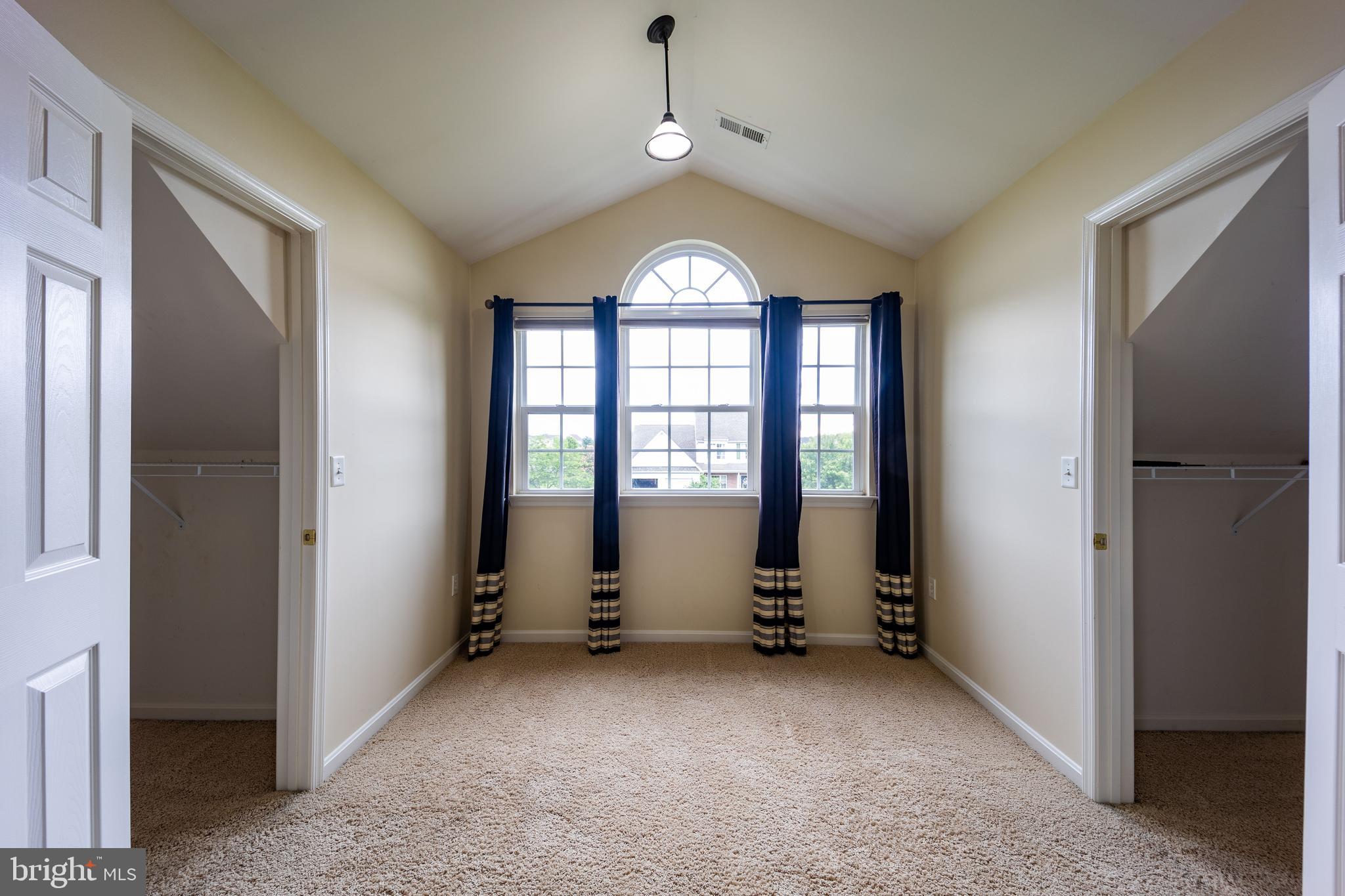 APPLE KNOLLS ESTATES - Residential