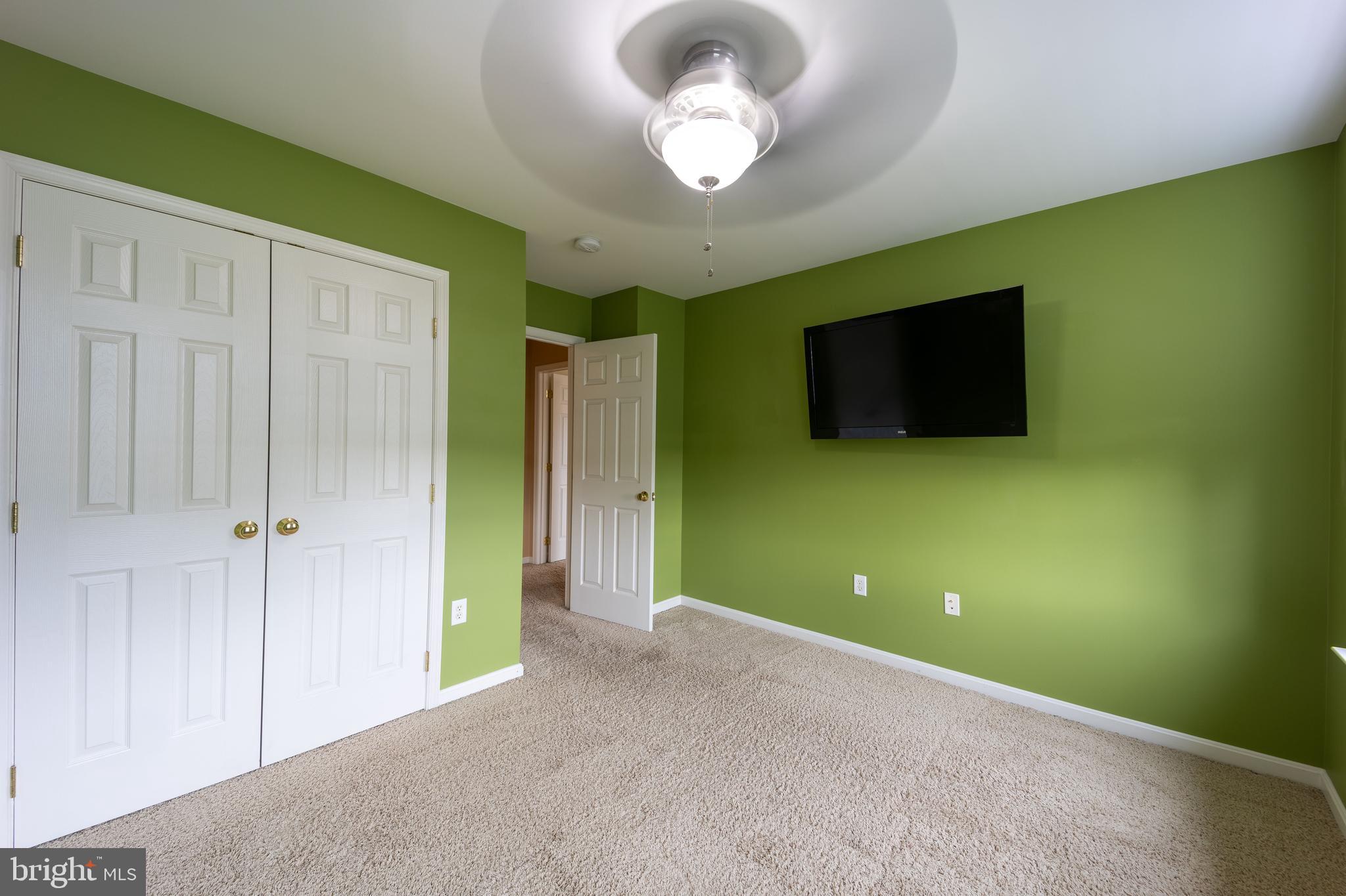 APPLE KNOLLS ESTATES - Residential