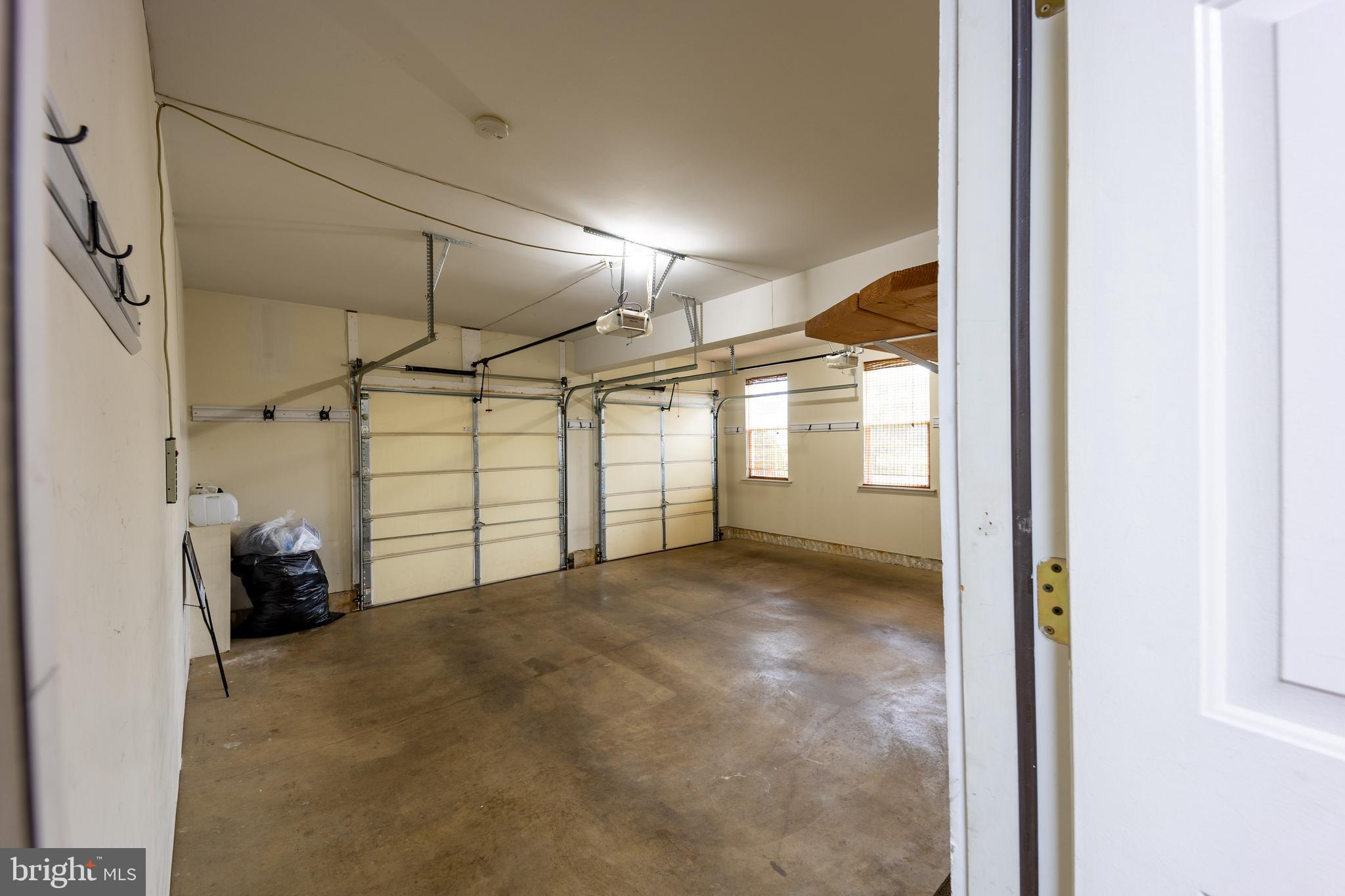 APPLE KNOLLS ESTATES - Residential