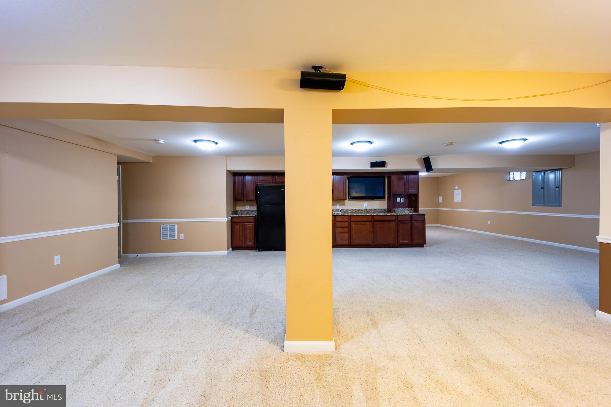 APPLE KNOLLS ESTATES - Residential