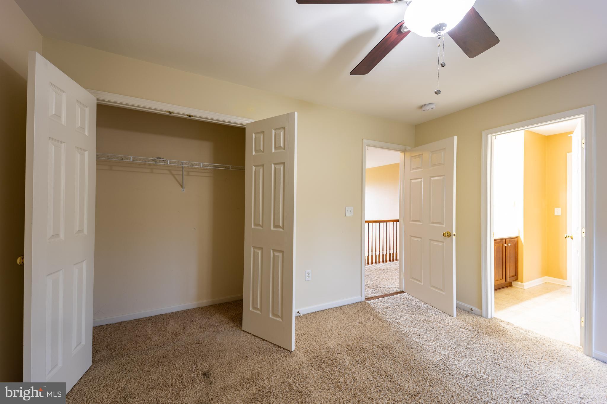 APPLE KNOLLS ESTATES - Residential