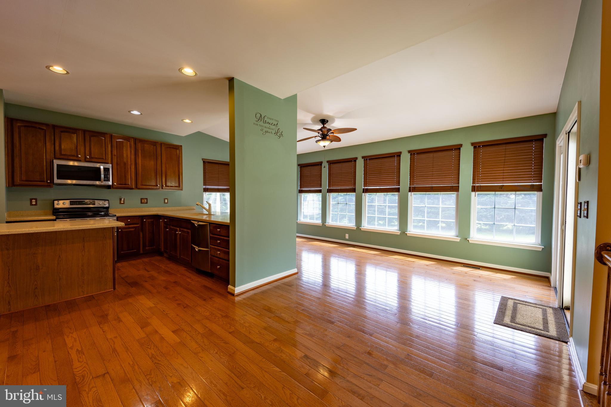 APPLE KNOLLS ESTATES - Residential