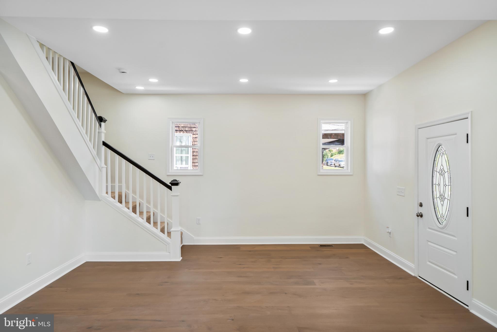 GARWYN OAKS - Residential