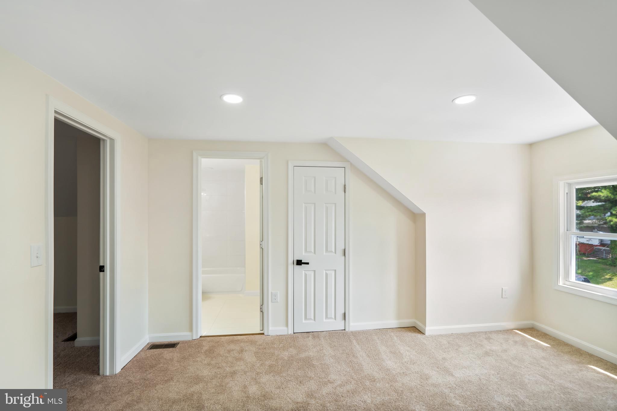 GARWYN OAKS - Residential