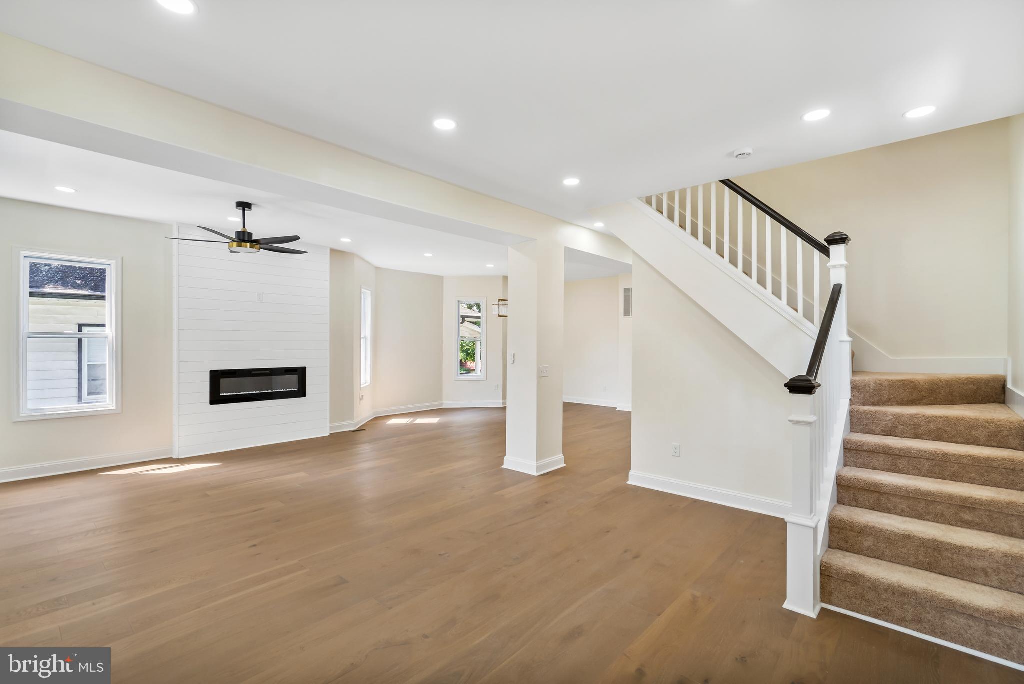 GARWYN OAKS - Residential