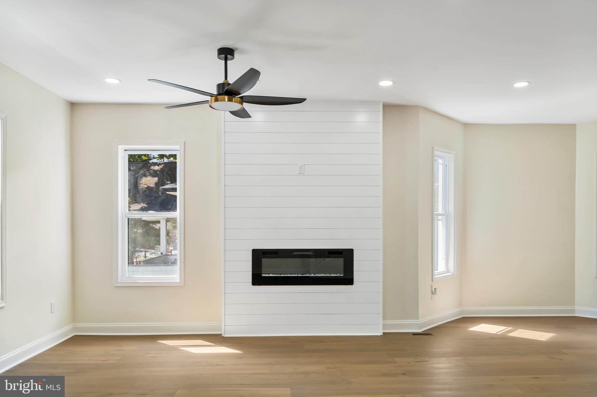 GARWYN OAKS - Residential