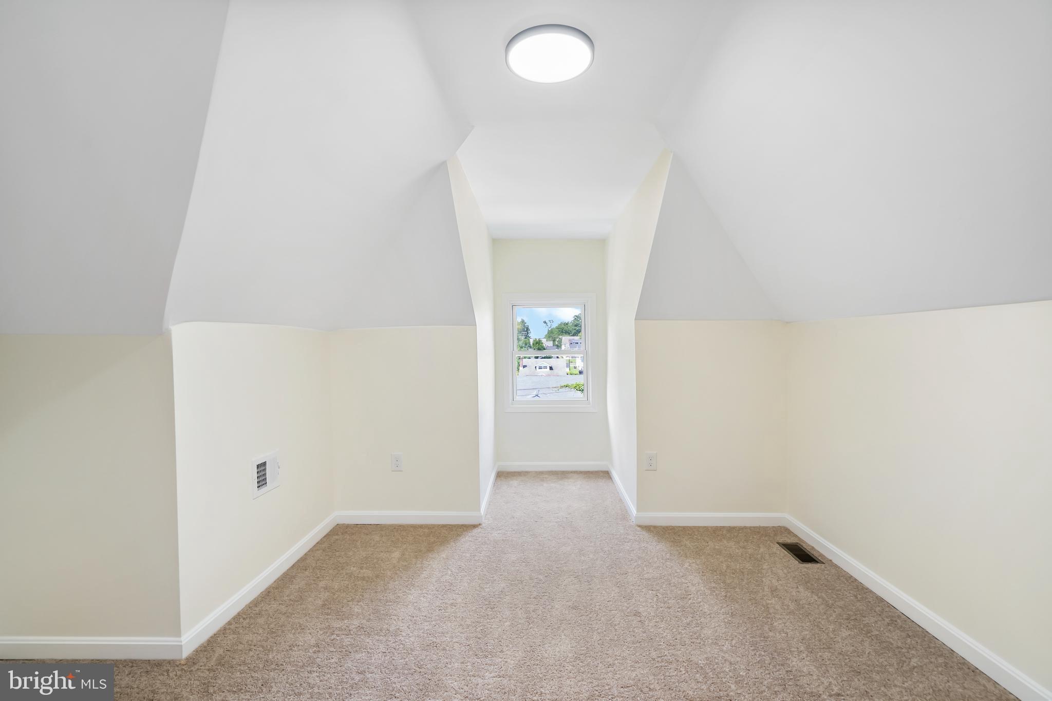 GARWYN OAKS - Residential