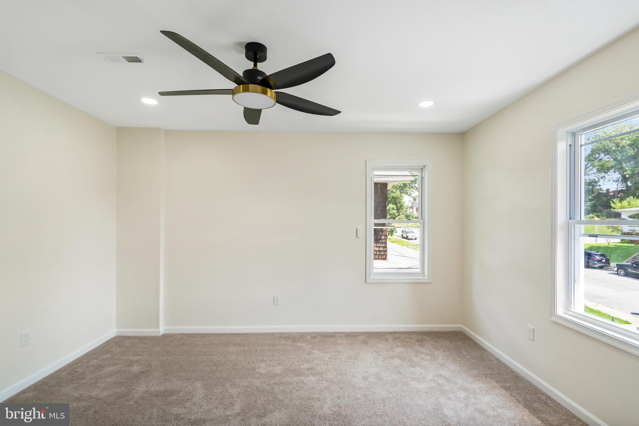 GARWYN OAKS - Residential