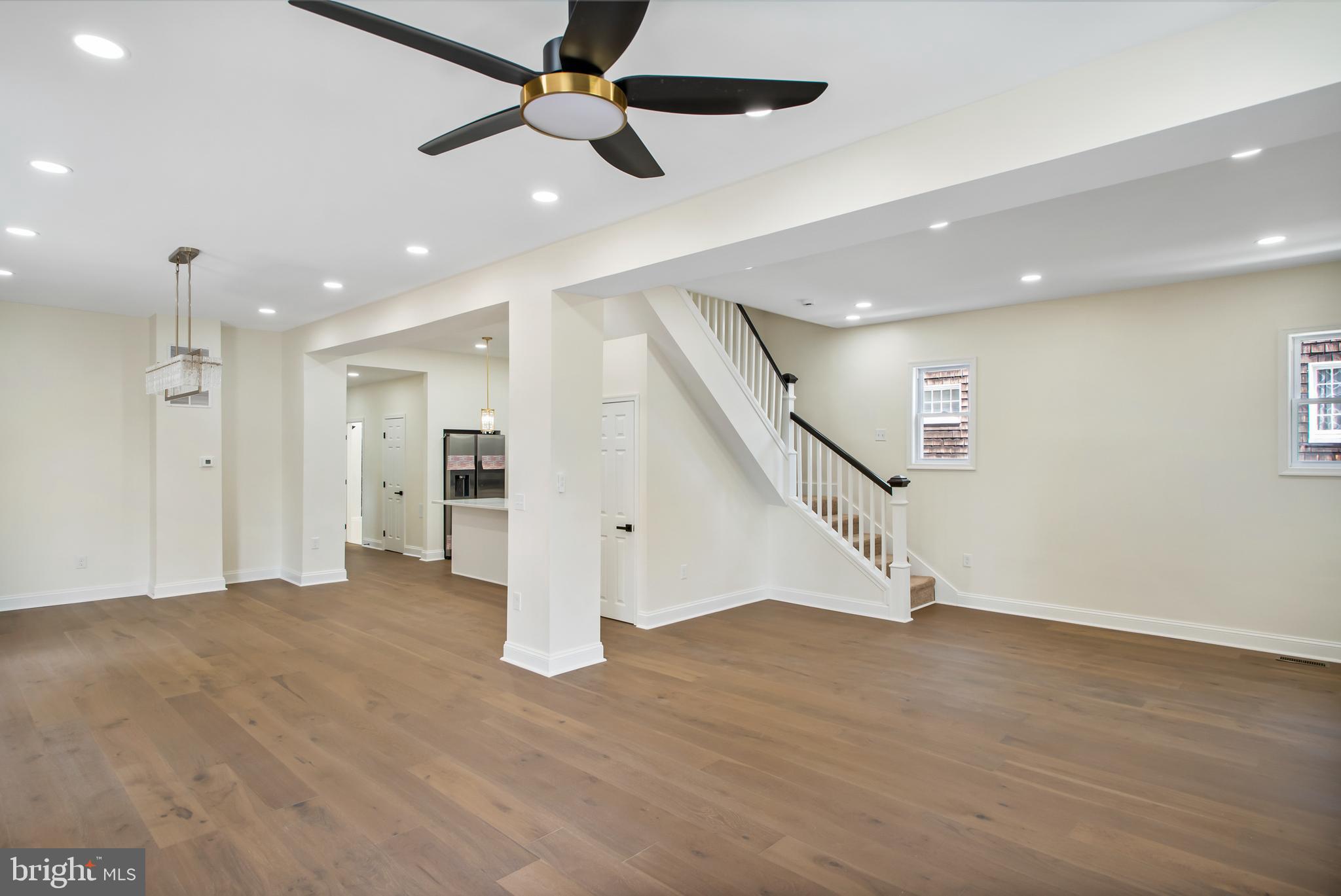 GARWYN OAKS - Residential