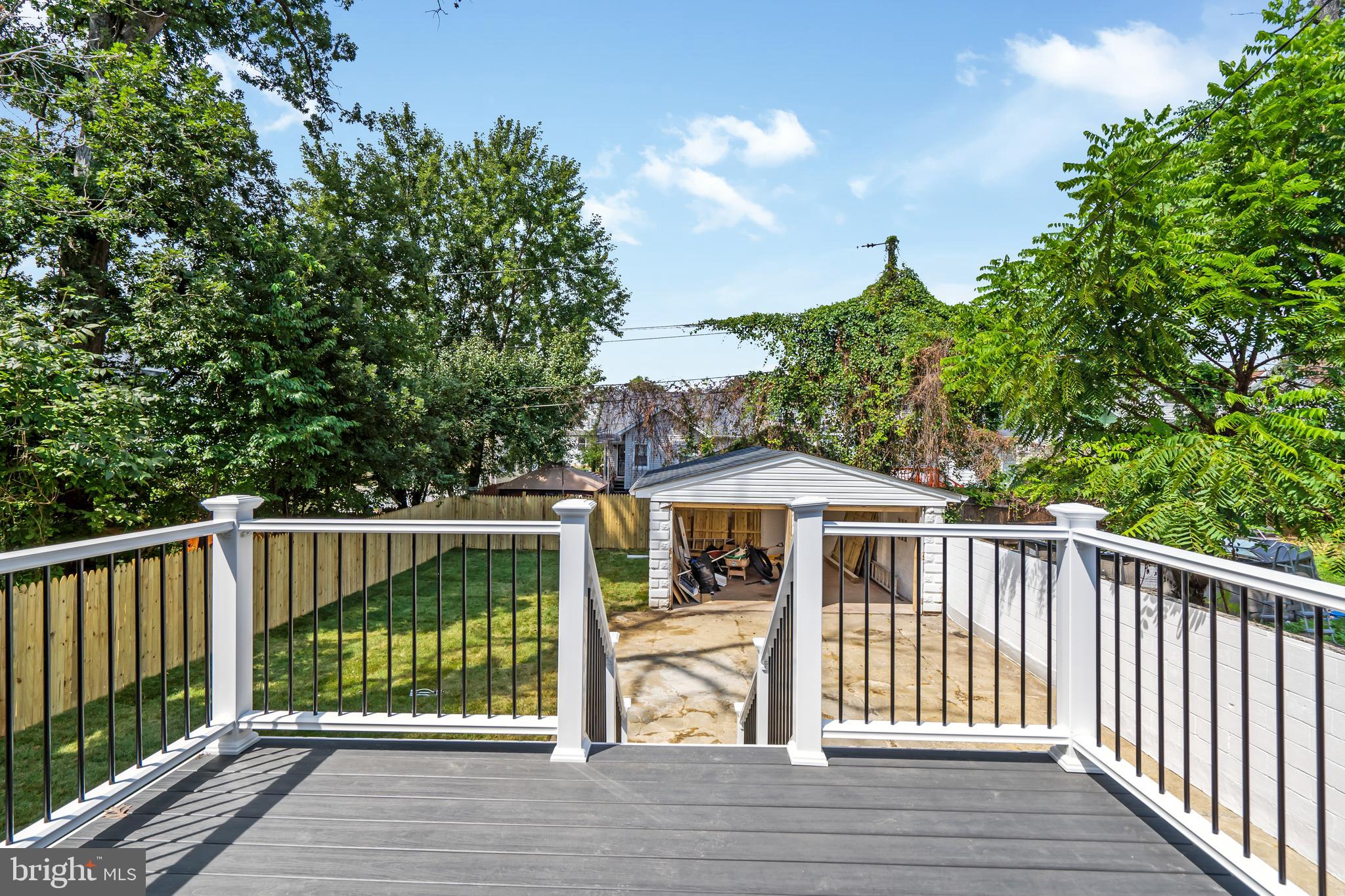 GARWYN OAKS - Residential