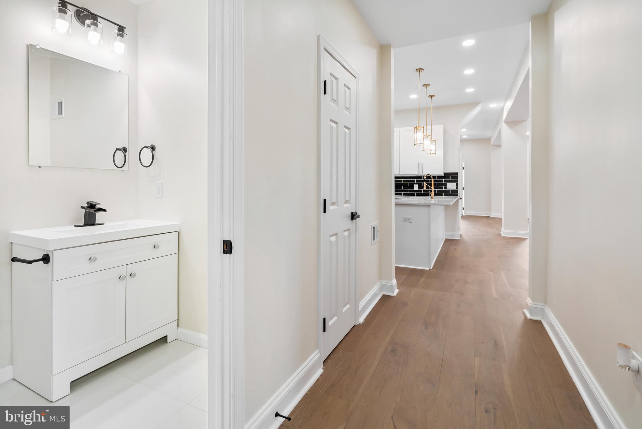 GARWYN OAKS - Residential