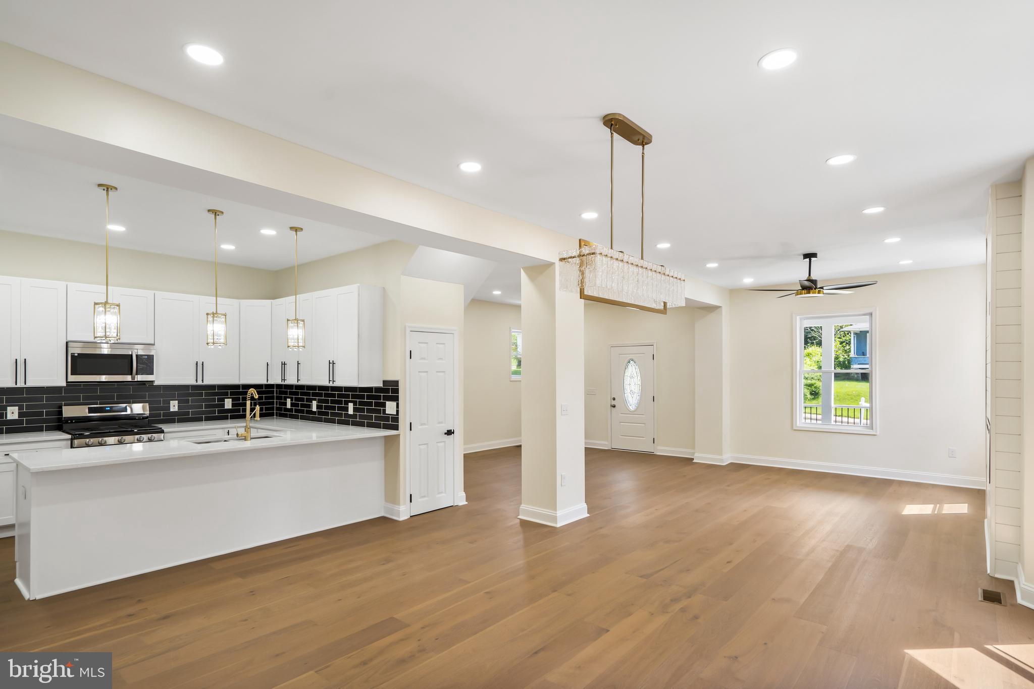 GARWYN OAKS - Residential