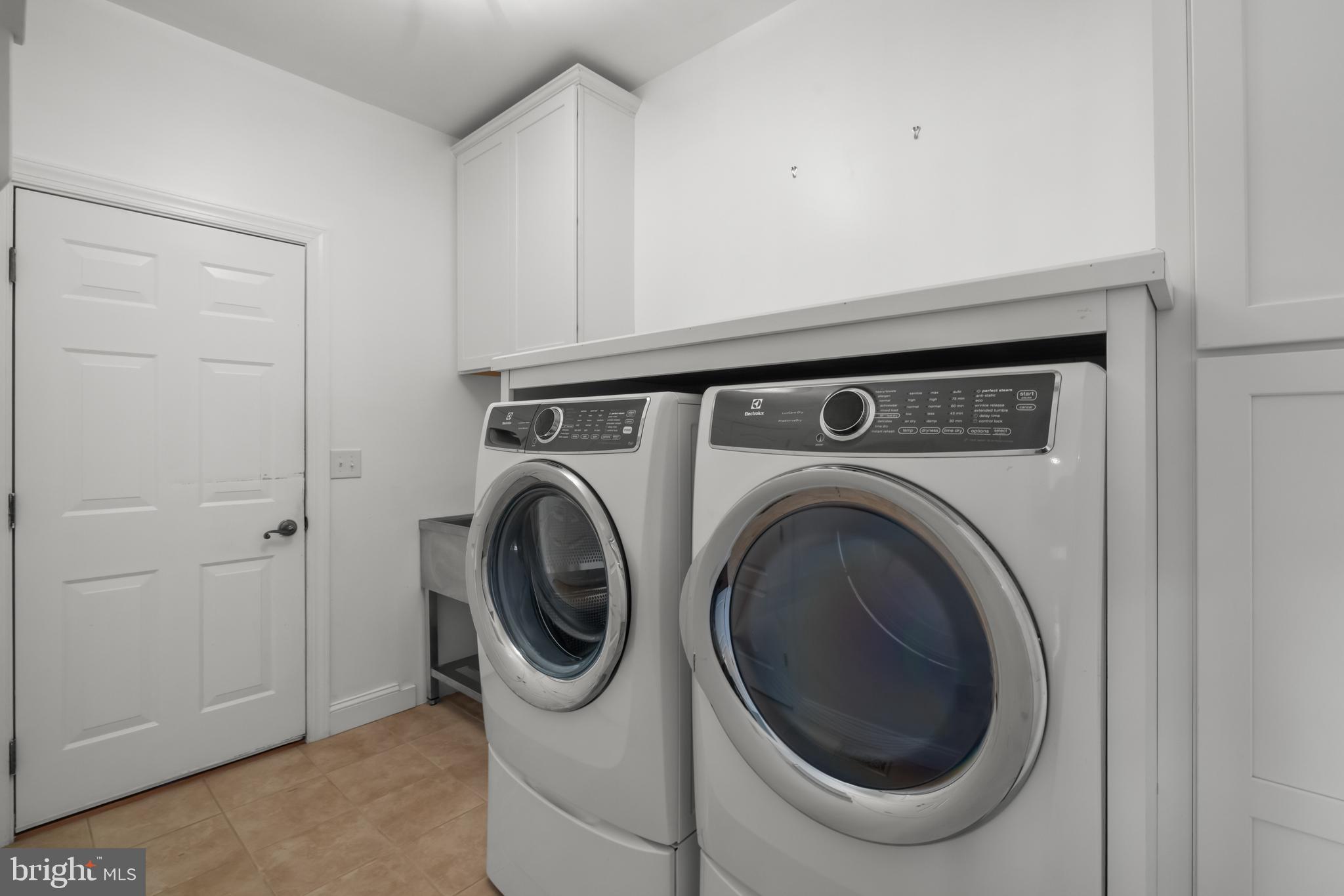 MCGUIRE HILLS - Residential