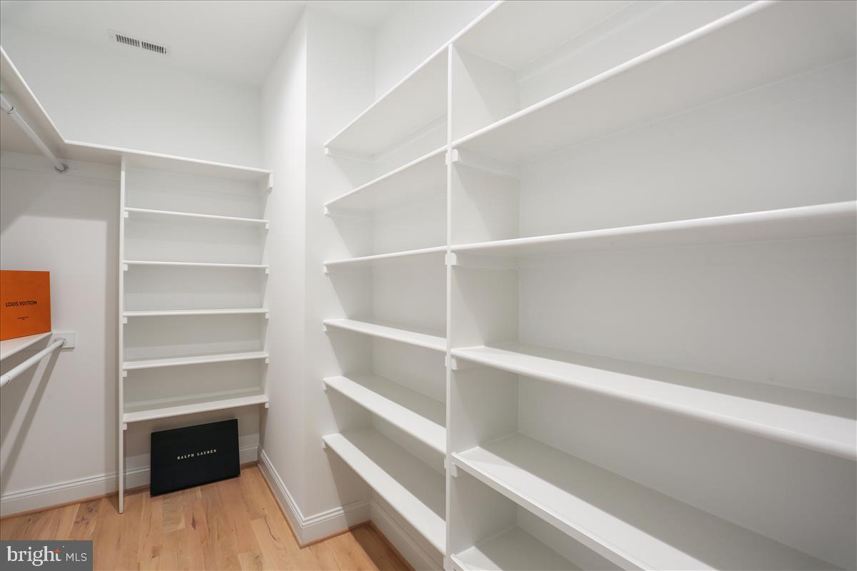 HENDRY ESTATES - Residential