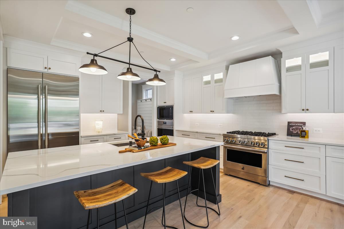 HENDRY ESTATES - Residential