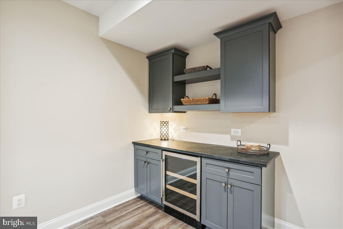 HENDRY ESTATES - Residential