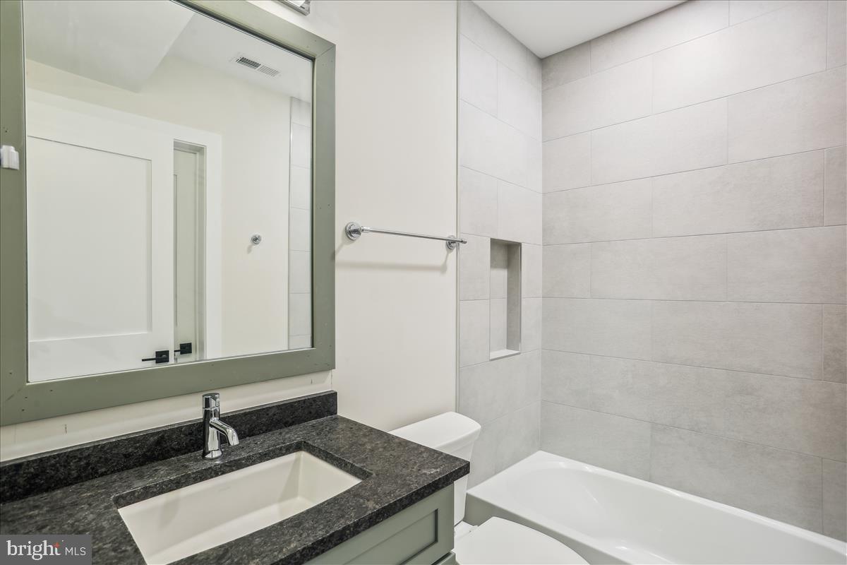 HENDRY ESTATES - Residential