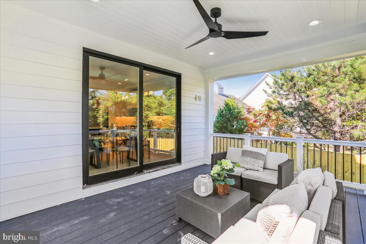 HENDRY ESTATES - Residential