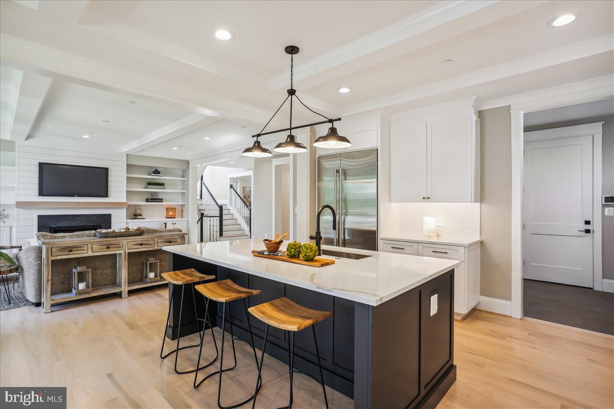 HENDRY ESTATES - Residential