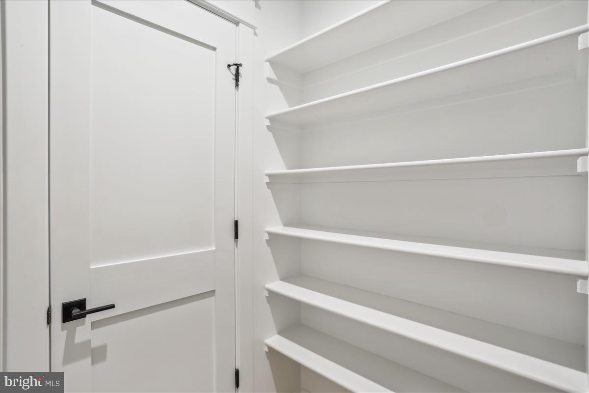 HENDRY ESTATES - Residential