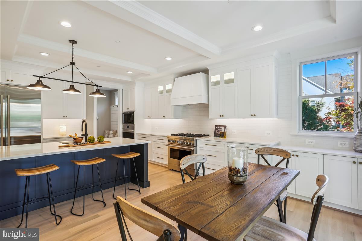 HENDRY ESTATES - Residential