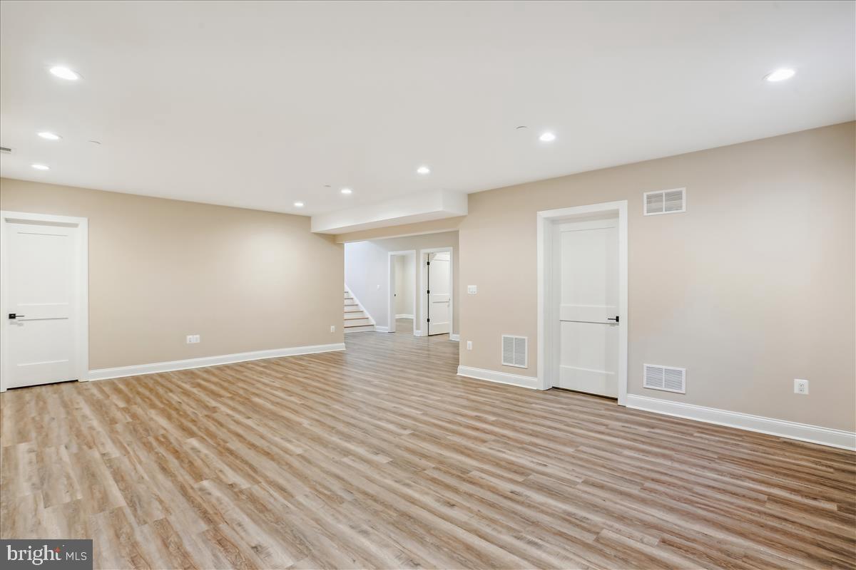 HENDRY ESTATES - Residential