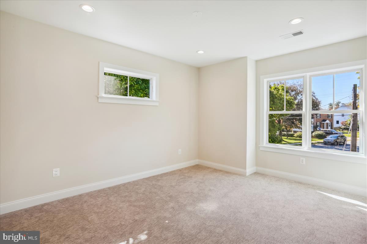 HENDRY ESTATES - Residential