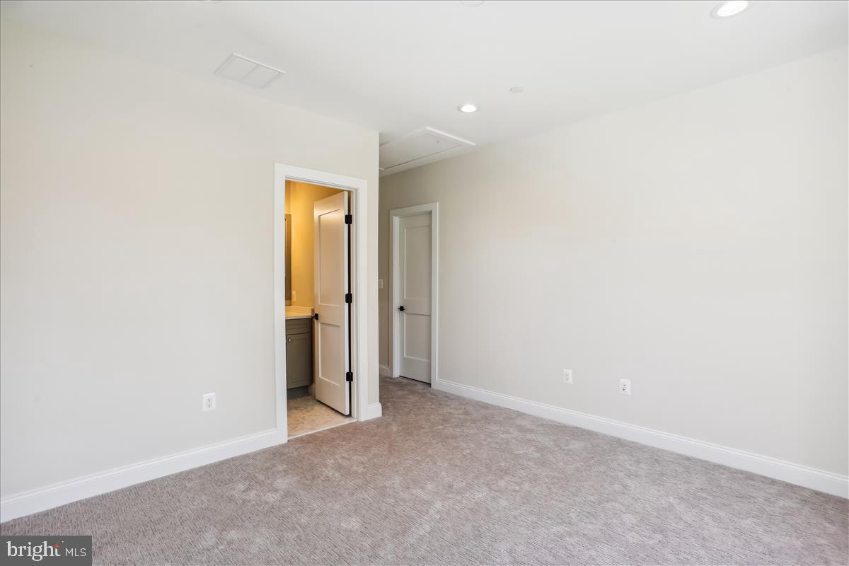 HENDRY ESTATES - Residential