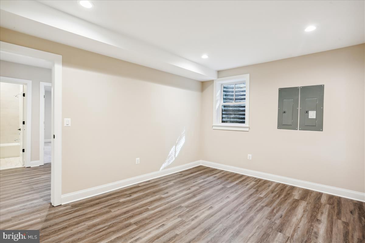 HENDRY ESTATES - Residential