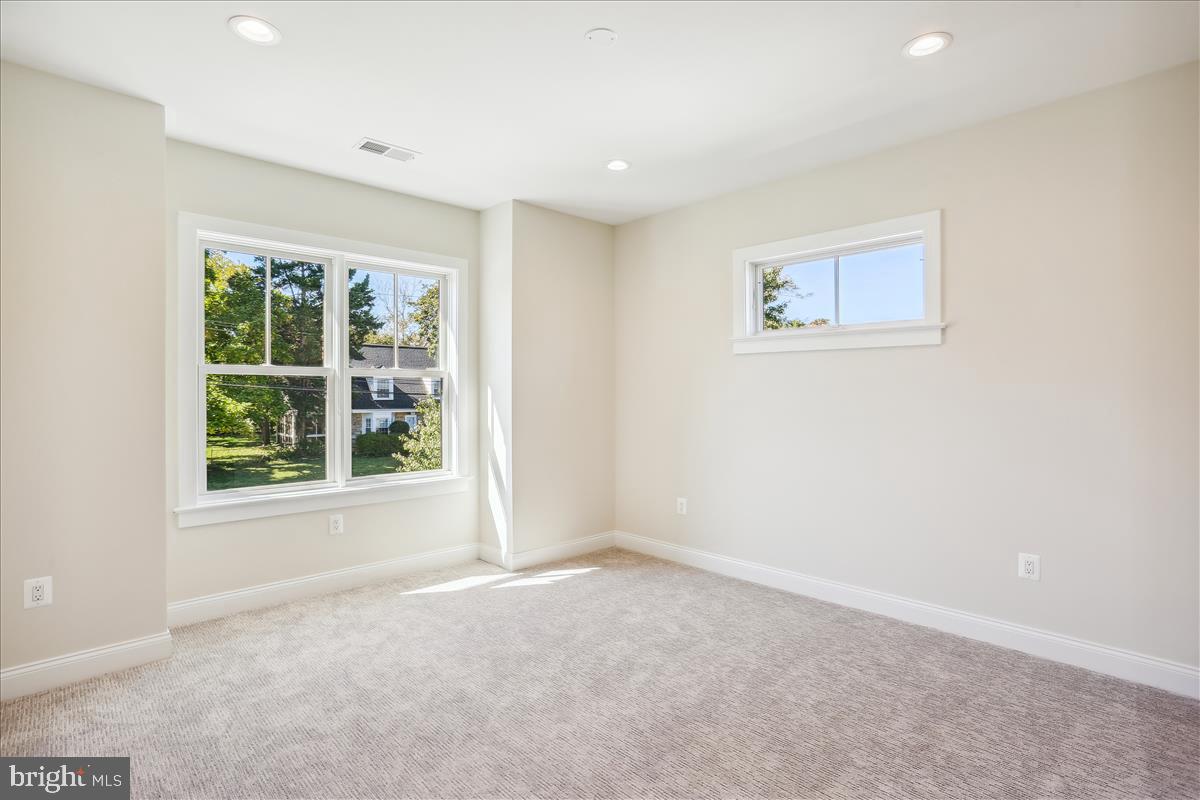 HENDRY ESTATES - Residential