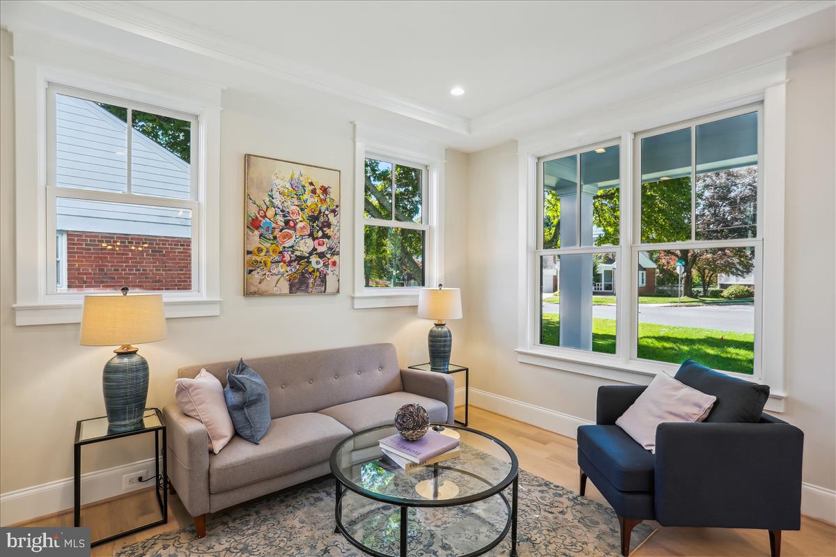 HENDRY ESTATES - Residential