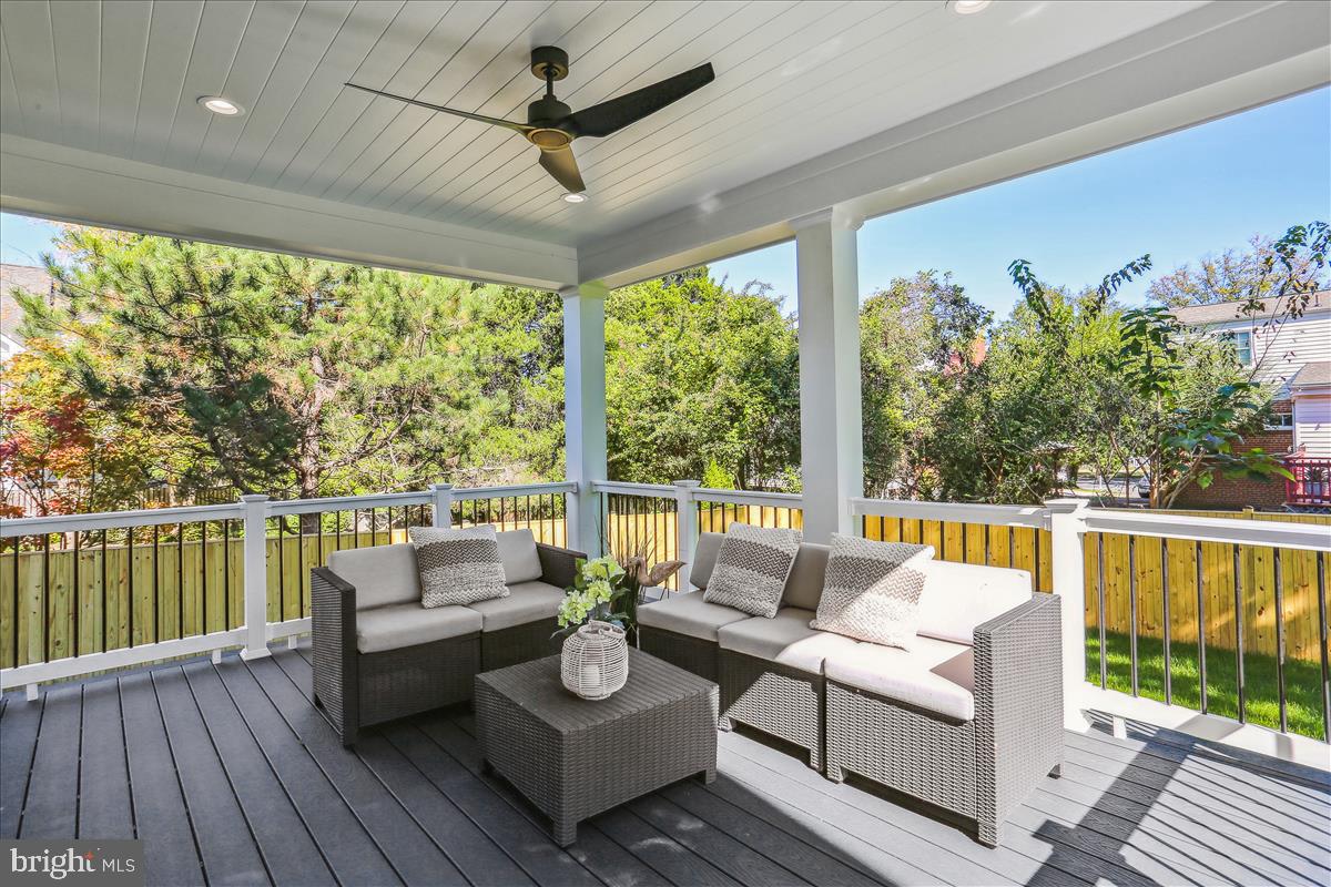 HENDRY ESTATES - Residential