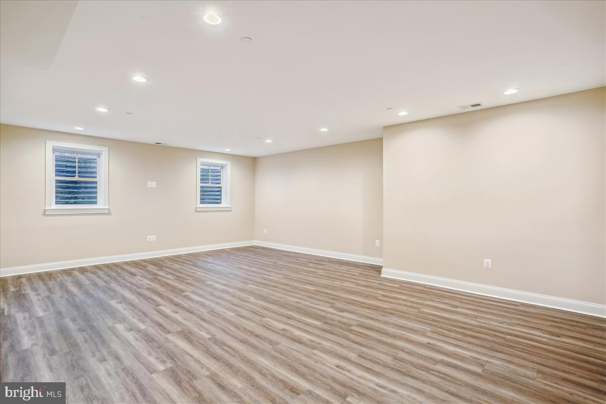 HENDRY ESTATES - Residential