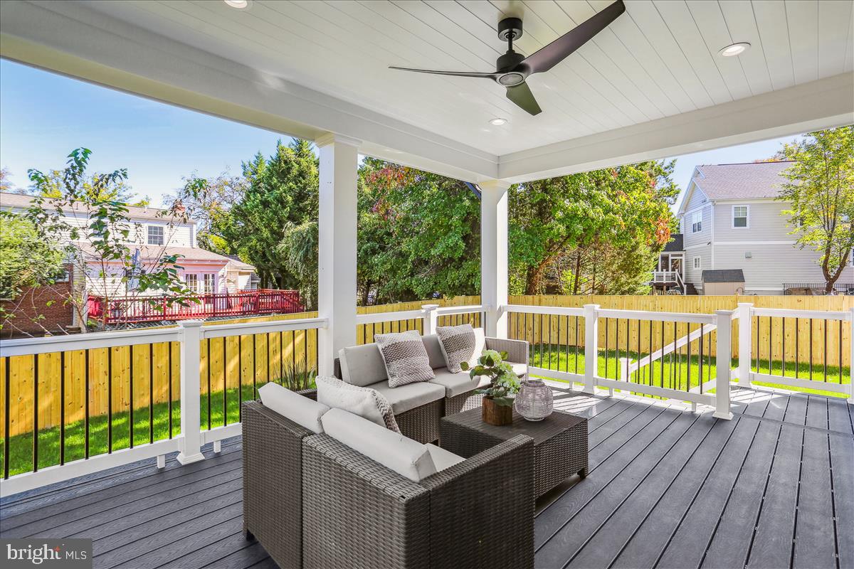 HENDRY ESTATES - Residential