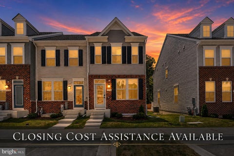 Townhouse For Sale - 124 Spring Gate Lane<br/> PASADENA, MD 21122