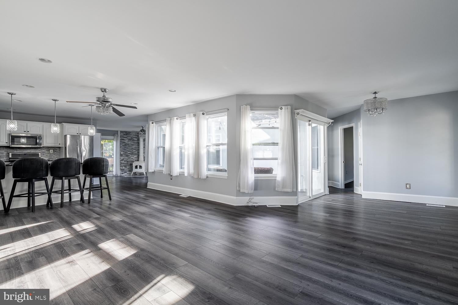 125 SCHOOLHOUSE TERRACE